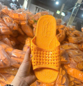 Dép đan vàng_ Nam nữ_ dép tổ ong mềm mại hàng cao cấp êm chân phom to dép ong bà nam nữ dep nhụa đi mưa