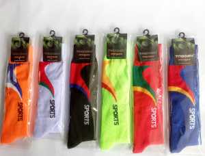 12 PASANG KAOS KAKI BOLA DEWASA MOTIF TANDUK MEREK TAGGEH ( MEREK KAMI SENDIRI UNTUK JAMINAN KUALITAS )