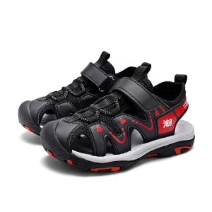 Summer sports sandals for children aged 5-16. Breathable anti-slip outdoor beach sandals with closed toe protection.