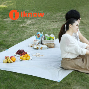 I know Outdoor picnic mat disposable moisture-proof and waterproof camping mat portable beach lawn mat.