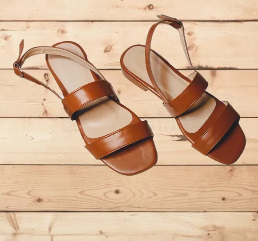 ON HAND BEST QUALITY LEATHER FLAT HEELED SANDALS FOR LADIES 2024