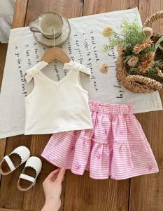 DD ..Chic Floral Print & White Cotton Blend Girls Summer Set with Ruffle Top & Skirt