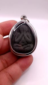 K215 พระปิดตา หลวงปู่โต๊ะ จัมโบ้ 2 เนื้อใบลาน วัดประดู่ฉิมพลี กรอบสแตนเลสแท้ ขนาด 3.5X5.0 ซม. ปลุกเสกแล้ว