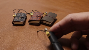 Da Thật máy tính xách tay bỏ túi nhỏ gọn Túi da sổ cái Keychain cho quán cà phê scribbles và hành trình