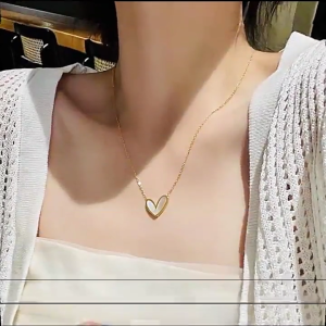 Titaniums Steel Gold/Silver Heart Necklace for Women Adjustable Length Neckchain Tarnish Resistant Collarbone Chain