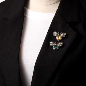 [fenggongshuode] Vintage Little Bee Brooches For Women Clothing Coat Scarf Jewelry Party Accessories