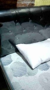 DIVAN DIPAN TEMPAT TIDUR SANDARAN MINIMALIS KANCING