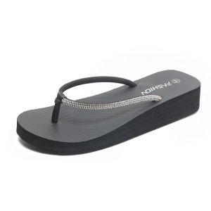 [Free Shipping] New style beach sandals for women summer fashion suitable for outdoor wear thick-soled wedge flip-flops with rhinestones lightweight
