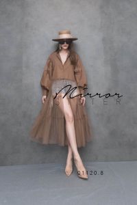 เสื้อเชิ้ตคอจีนตัวยาว ใส่แล้วน่ารักฟรุ้งๆเฟร่อๆ ใครใส่ก็โดดเด่น ช่วงบนเป็นแพทเทรินคอจีน แขนยาวพองนิดๆ  NTD01