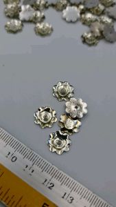 DIAMON RESIN MOTIF BUNGA WARNA PUTIH UKURAN 10 MM KUALITAS BAGUS DAN KILAU PER LUSIN