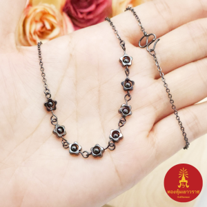 สร้อยคอลายโซ่คั่นดอกไม้ ความยาว 16 นิ้ว ชุบลงดำ ดูดี เครื่องประดับแฟชั่น พร้อมส่ง มีปลายทาง #ไว้ทุกข์ #ไว้อาลัยพระพันปี