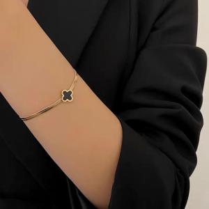Kalung Wanita Titanium Model Bunga Hitam Rantai Gepeng/Kalung Fashion Wanita Korean Style Bahan Antikarat Anti Luntur