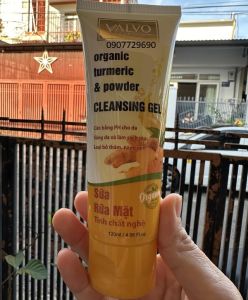 Sữa rửa mặt tinh chất nghệ và tẩy tế da chết VALVO 120ml
