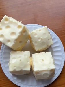 FFBH Crunchy Cheese Squeezed Cube Super Soft Anxiety Relief Crackling Cheese Pinch Kneading Hand Relax Cheese Stress Ball N7Y3P