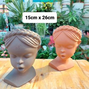 Chậu đất nung Bình Dương - Cô gái bím tóc miệng chậu 15cm ngang 11cm dọc chiều cao 26cm