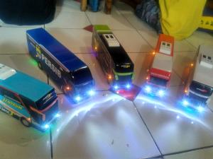 Miniatur bus bis Haryanto + Lampu