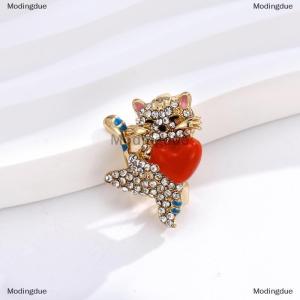[COD] Modingdue Hold Heart Cat Brooch Pins For Women Lady Cute Rhinestone Pets Animal Clothes Collar Brooches Badge Gifts