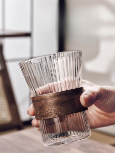 Bình Nước Nóng Lạnh 1.5Lít Có Nắp và Ly 290ml Với Tay Cằm Quả Óc Chó