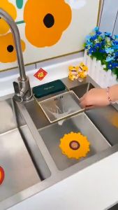 The kitchen sink filter is anti-clogging and effectively filters out debris and food residues COD