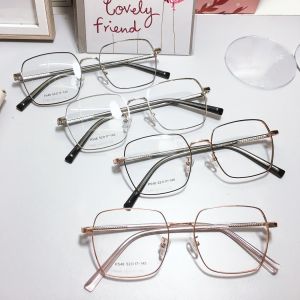 [3-5/8 Hoàn Tiền 25%] Kính vuông sành điệu mã 548 tặng nước lau kính