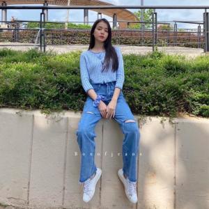 Celana Boyfriend Jeans Wanita Denim Kulot Sobek Tembus Ripped Punk Korean Style Warna Snow Best Seller Premium Quality Terbaru 2021 Not Hijaber Friendly / Tidak Bisa dipakai dengan Hijab