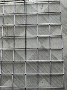 ( 50 x 100cm x ô rộng 3 phân 5phân - sợi sắt 2.5ly ) Tấm lưới sắt đan treo phụ kiện màu trắng sữa cao cấp