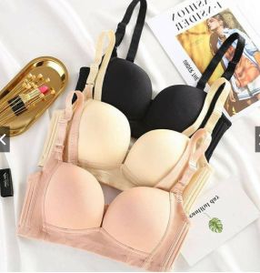 Bra 4D สปอร์ตบราหญิง บราดูมๆดันทรง เสื้อชั้นในสตรี ชุดชั้นในผญ บราไร้โครง สปอร์ตบราตะขอหลัง ยกทรง อกชิด