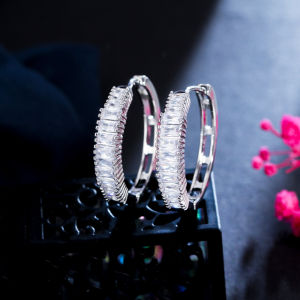 SEQUITO Miễn Phí Vận Chuyển Khuyên Tai Vòng Đá Zircon Trong Suốt Hình Tròn Mạ Bạc Vàng Phong Cách Người Nổi Tiếng Đơn Giản Mới Dành Cho Nữ Thời Trang SE563