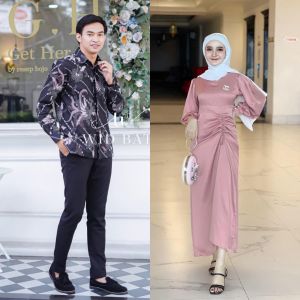 Couple Abelia Dress Satin Silk Polos Gamis Couple Serut Terbaru Outfit Kondangan Kekinian Seragam Bridesmaid Viral Baju Pasangan Wisuda Tunangan Lamaran Engagement Sarimbit Keluarga Modern