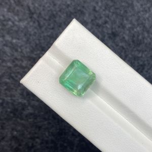 พลอย ฟลูออไรต์ เเท้. Natural Fluorite. 9.90 การัต (cts) | 11.70 X 8.40mm | FL10
