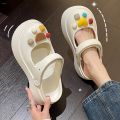 Cute accessory hole slippers, women wearing thick soled girl's heart cartoon wrapped cool slippers. 