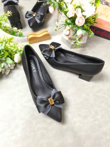 Ivory Sepatu Wanita Hak Pendek 4cm Pita Elegant IV5-PR1018 Hitam