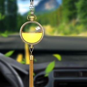 Dụng cụ chứa và treo nước hoa trên xe hơi với nước hoa đi kèm