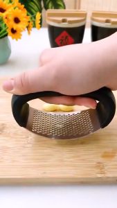 Manual Garlic Presser Curved Garlic Grinding Slicer Chopper Stainless Steel Kitchen Tools COD