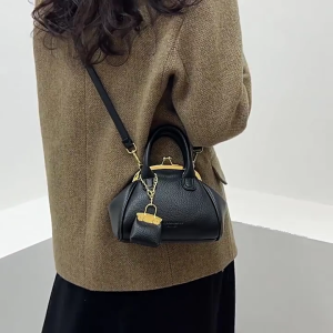 PU Leather Crossbody Bag for Women Trendy Kiss Lock Shoulder Bag Retro Handbag Satchel Bag Top Handle Bag Commuting Bag