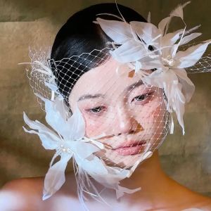 White Tulle Hair Clips Set of 2 with Short Veil – Bridal Hair Accessories for Bride Floral Feather Wedding Headpiece Romantic