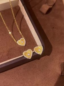Full circle diamond-encrusted heart pendant necklace and earrings ultra-shiny high-value light-luxury stackable jewelry set