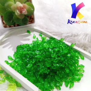 Manik charm daun hijau per 450gram
