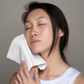 Khăn mặt sinh học tự phân hủy đầu tiên trên thế giới CLEAN SKIN CLUB Uncommon Skincare Creations dùng một lần, siêu mềm, siêu sạch 50 miếng của Mỹ. 