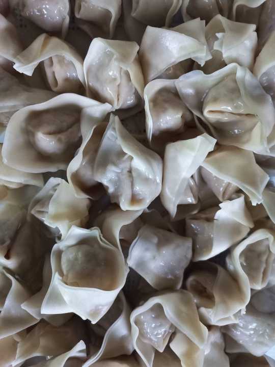 Pangsit%20Basah%20Isi%20Ayam%20Cincang%20Plus%20Sambal%20Chili%20Oil%20Kemasan%20Plastik%20Vaccum%20Isi%2010%20Pcs/Pangsit%20Ayam%20Kuah%20Rebus%20Instan%20-%20Image%203