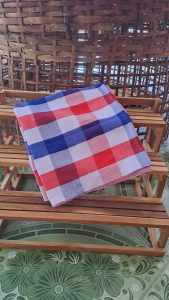 ผ้าขาวม้าไทยเย็บขอบสองรอบทั้งสี่ด้านผืนใหญ่พิเศษขนาด 90x150 ชม. ลายตารางหมากรุกสีธงชาติ ผ้าฝ้ายเนื้อดี สีไม่ตก ซักง่าย แห้งไว