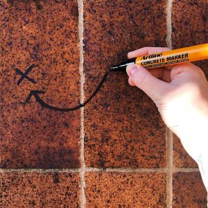 Bút viết trên bê tông Artline EKPR-CRM