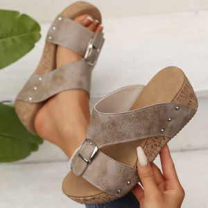 WomenS Large Size Wedge Sandals For Outdoor Wear 2025 Summer New Fashion Rivet Beach Sandals