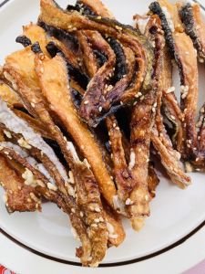 ปลาสวายตากแห้ง ของฝากของทานเล่นทานจริงจากเขื่อนลำปาว