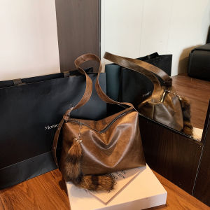 Large-capacity womens bag 2025 New autumn and winter high-end vintage commuter tote bag versatile shoulder and crossbody bag