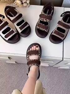 [Free Shipping] 2026 New Roman-Style Sandals For Women Featuring A Summer Design Velcro Closure Low Heel Fashionable And Versatile Style Comfortable To Wear With Dresses And Suitable For The Beach