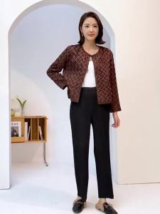 เสื้อฤดูใบไม้ร่วงและฤดูหนาวสั้นผู้หญิงคอกลมเบาผู้หญิง คอกลม YILI #20230459