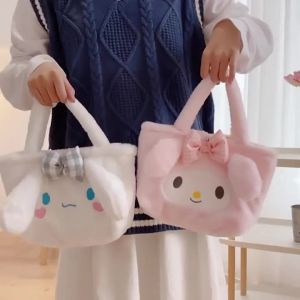 2024Kawaii Hello Sanrios Plush กระเป๋าอะนิเมะ Kuromi Plushie กระเป๋าเป้สะพายหลังสำหรับหญิง Mymelody Cinnamoroll กระเป๋าถือการ์ตูน Messenger กระเป๋า