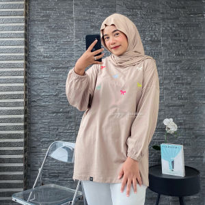 Ervia Coquette Ribbon Baju Kaos Atasan Wanita Motif Pita Oversized Cewek Katun Premium Lengan Panjang Balon by Ziggy