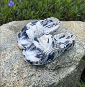 K รองเท้าแตะ รองเท้าแบบสวม แตะแบบสวม  รุ่น WF-ZM6031-1A Size 40-45 สี  สี ขาวกรมกากี ดำกากี ดำขาว